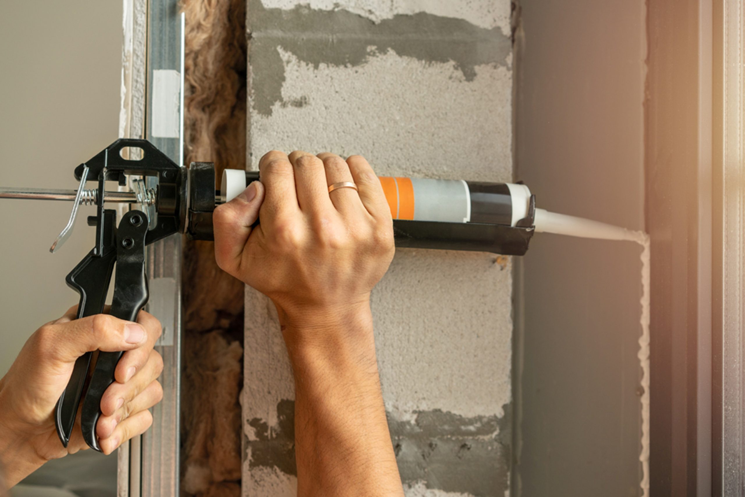 Comment et pourquoi utiliser du mastic silicone - Les Trocheures